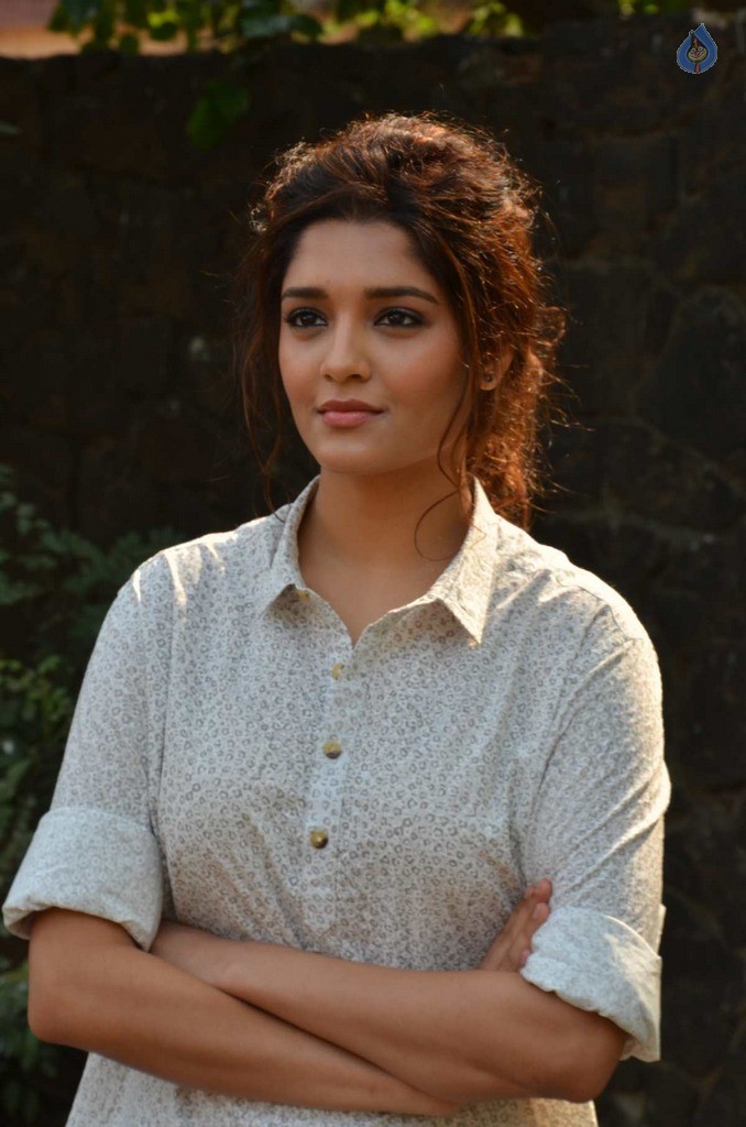 Ritika Singh New Photos - 1 / 21 photos