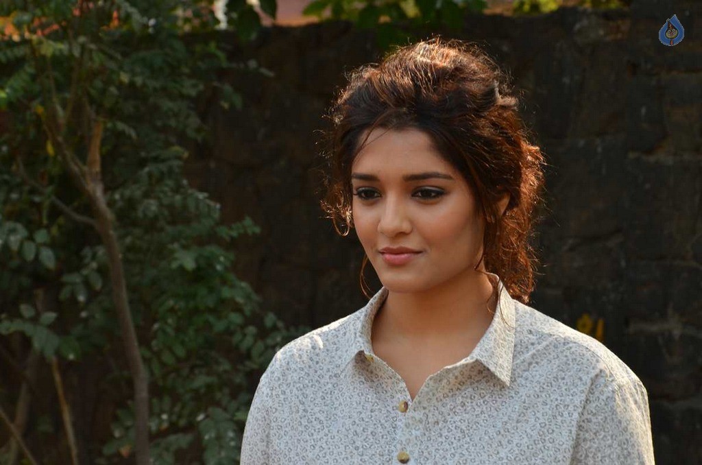 Ritika Singh New Photos - 19 / 21 photos