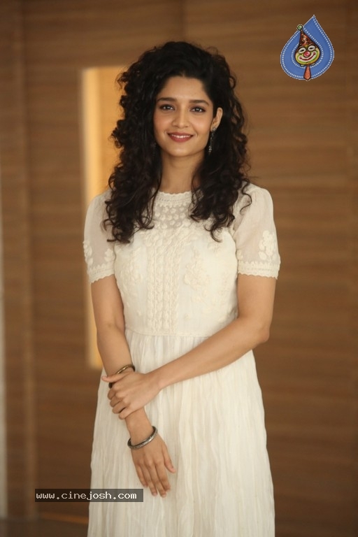 Ritika Singh Photos - 12 / 12 photos