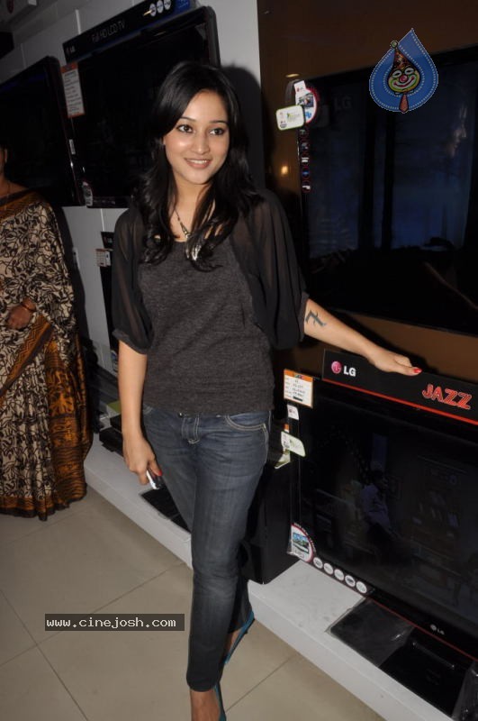 Ritu Barmecha Latest Stills - 35 / 64 photos