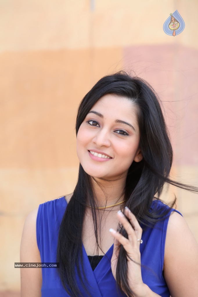 Ritu Barmecha New Pics - 27 / 53 photos