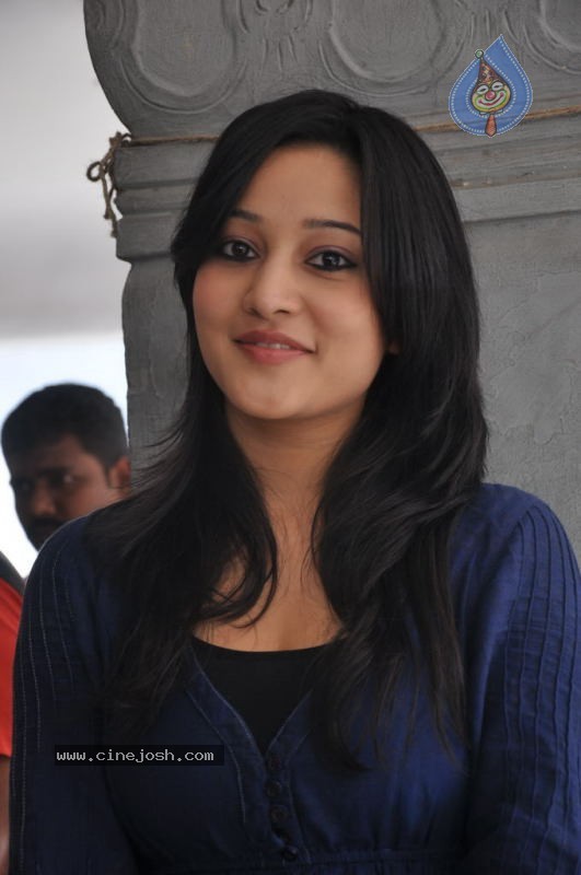 Ritu Barmecha New Stills - 48 / 54 photos