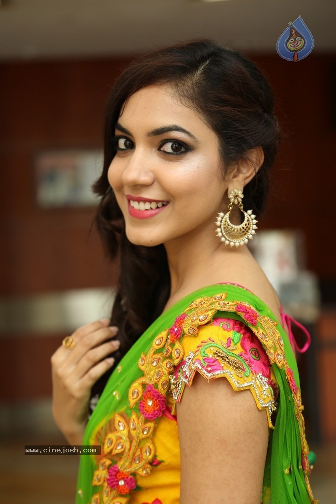 Ritu Varma Cute Stills - 92 / 120 photos