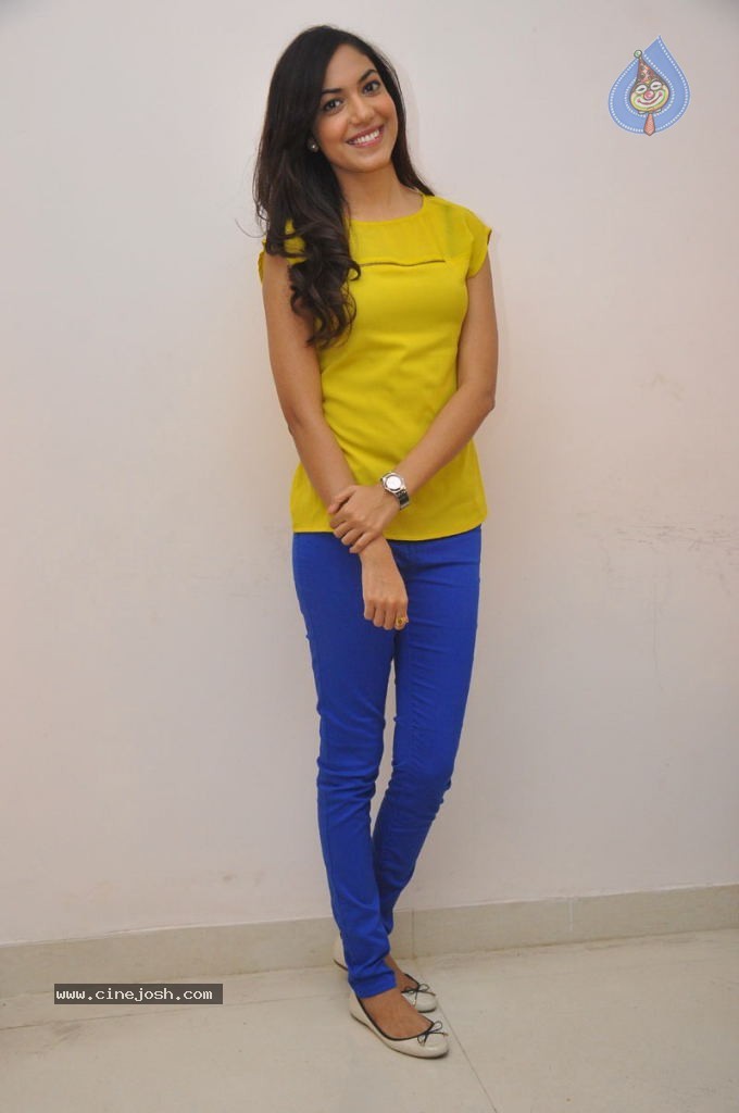 Ritu Varma Gallery - 59 / 68 photos