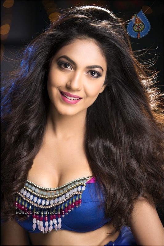 Ritu Varma Hot Stills - 8 / 11 photos