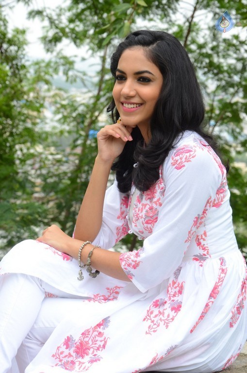 Ritu Varma Latest Pics - 18 / 32 photos