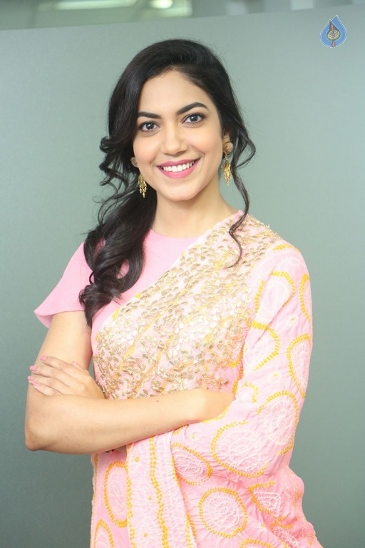 Ritu Varma Latest Stills - 5 / 42 photos