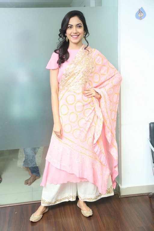 Ritu Varma Latest Stills - 14 / 42 photos