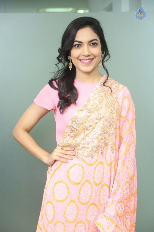 Ritu Varma Latest Stills - 19 / 42 photos