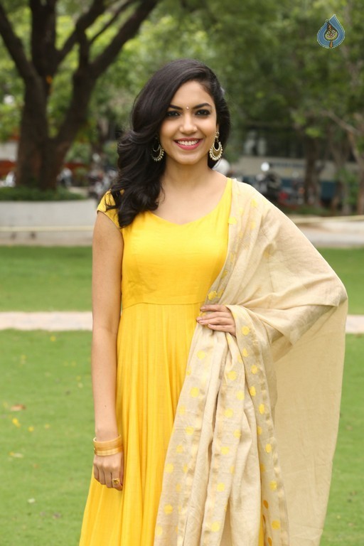 Ritu Varma New Gallery - 10 / 42 photos