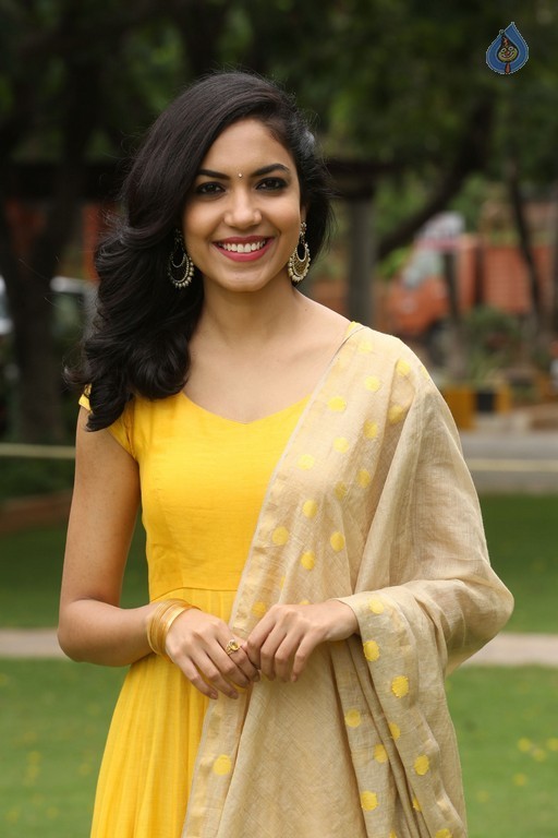 Ritu Varma New Gallery - 16 / 42 photos