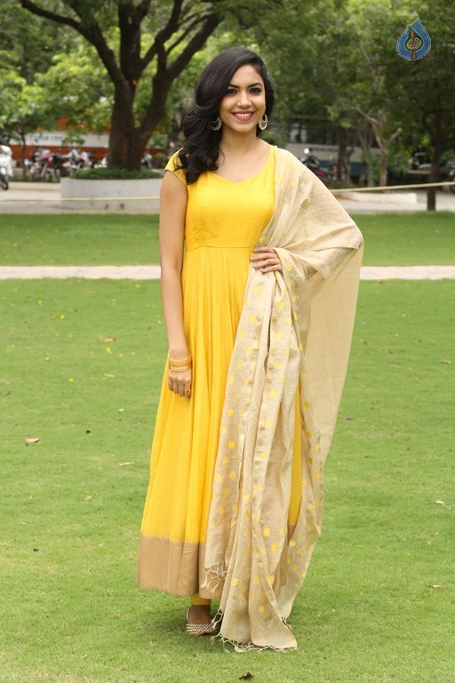 Ritu Varma New Gallery - 28 / 42 photos