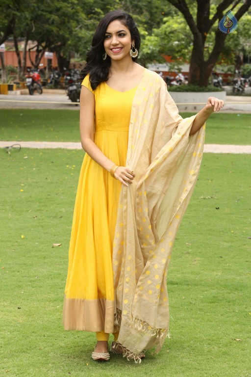 Ritu Varma New Gallery - 33 / 42 photos