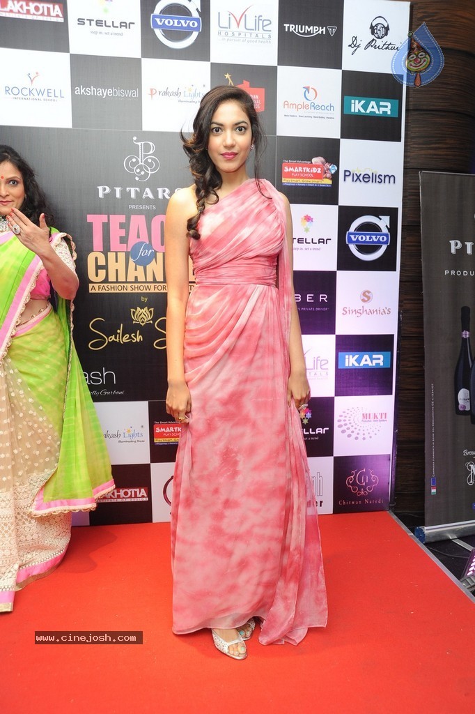 Ritu Varma New Images - 25 / 32 photos