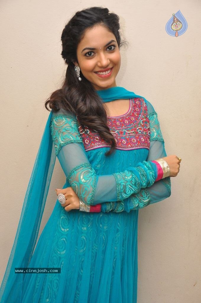 Ritu Varma New Pics - 11 / 49 photos