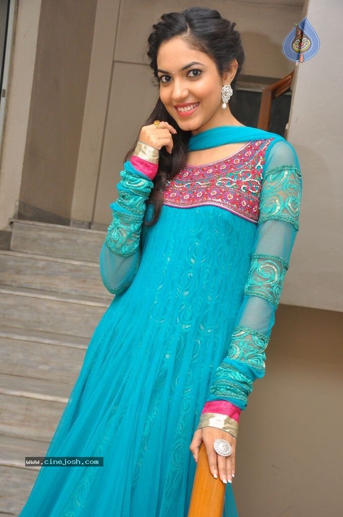 Ritu Varma New Pics - 22 / 49 photos
