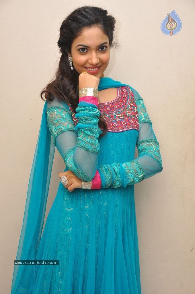 Ritu Varma New Pics - 23 / 49 photos