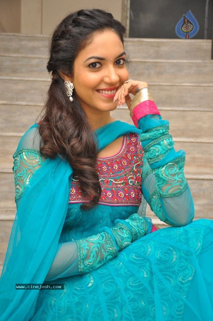 Ritu Varma New Pics - 34 / 49 photos