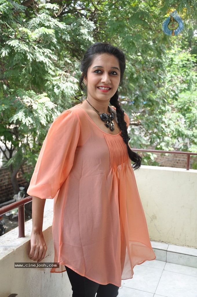 Riya Stills - 31 / 60 photos