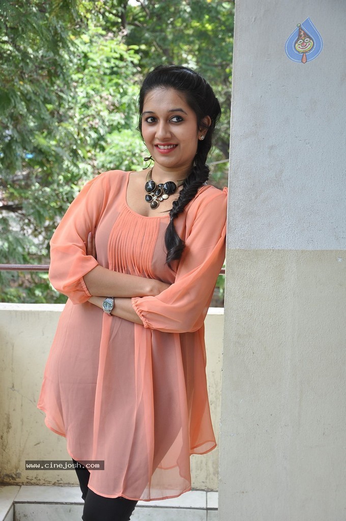 Riya Stills - 40 / 60 photos