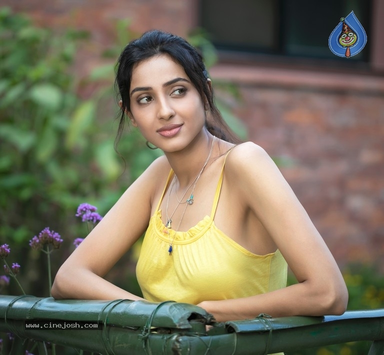 Riya Suman Photo Shoot Photos - 3 / 12 photos