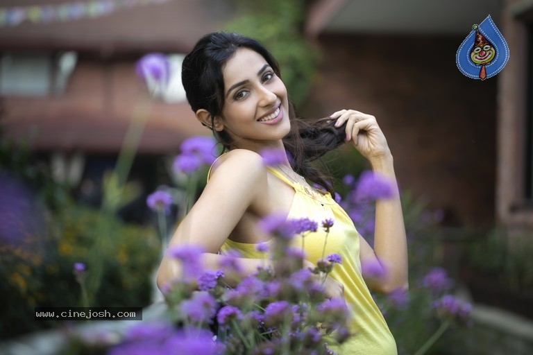 Riya Suman Photo Shoot Photos - 4 / 12 photos