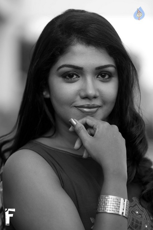 Riythvika New Photos - 4 / 5 photos