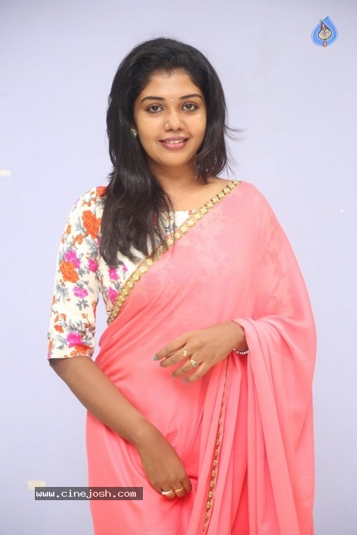 Riythvika Photos - 14 / 21 photos