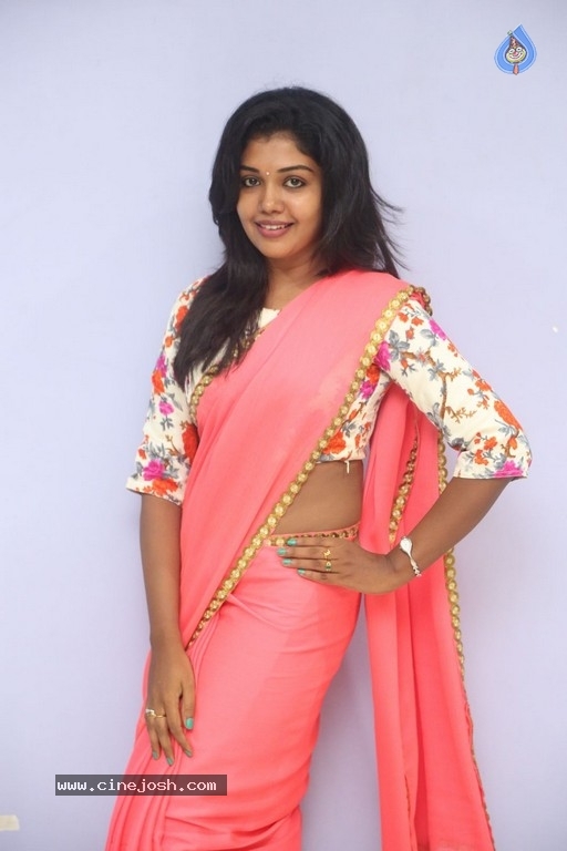 Riythvika Photos - 20 / 21 photos