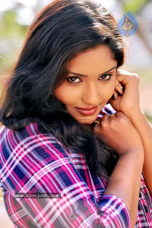 Roja Komaravolu Photos - 40 / 72 photos