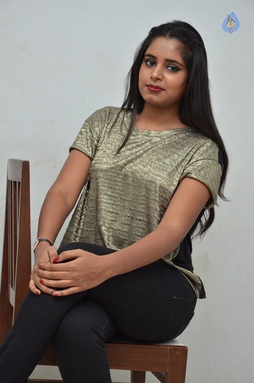 Roopa Reddy New Photos - 13 / 42 photos