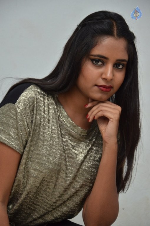 Roopa Reddy New Photos - 17 / 42 photos