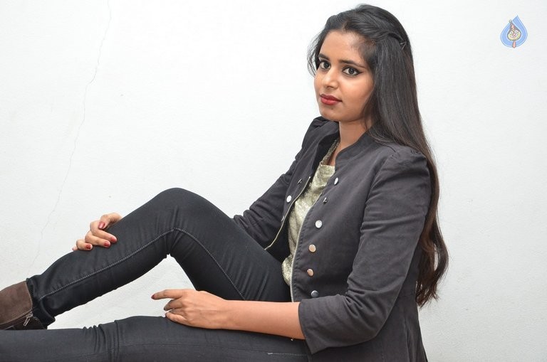 Roopa Reddy New Photos - 22 / 42 photos