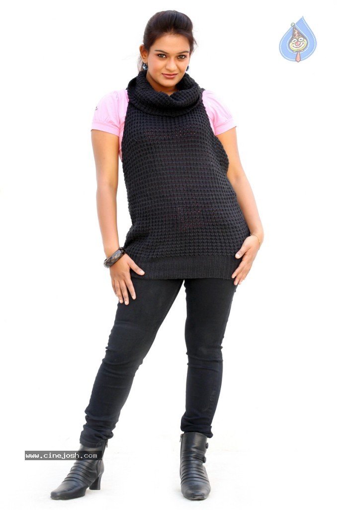 Roshikaa New Stills - 5 / 55 photos