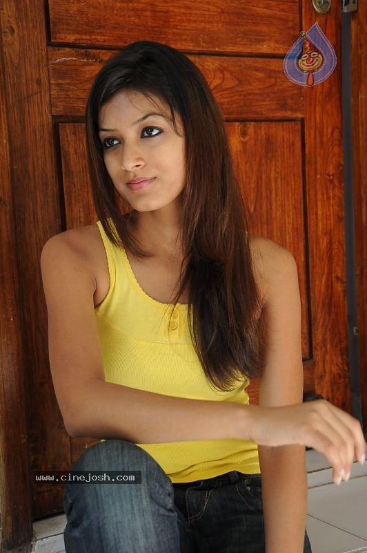 Ruby Parihar Gallery - 9 / 137 photos