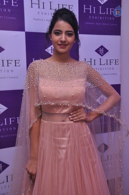 Rukshar Mir New Pics - 11 / 20 photos