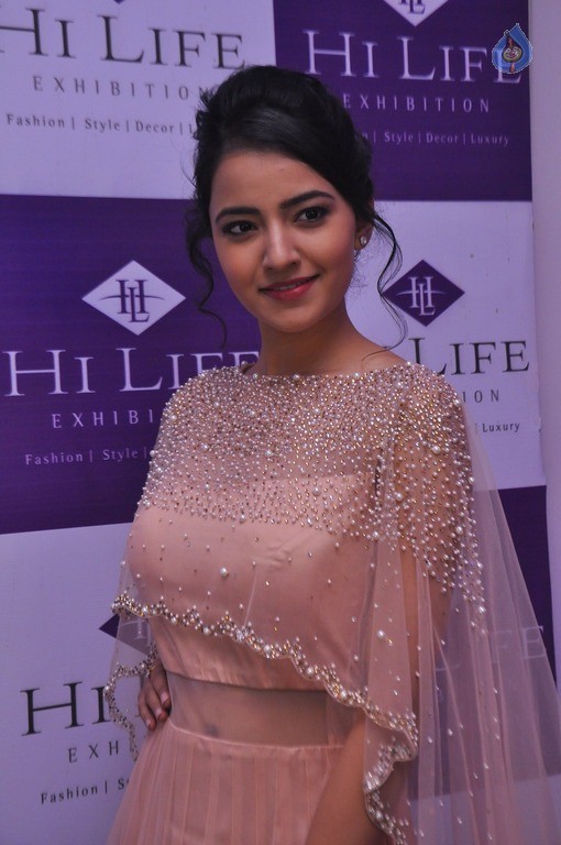 Rukshar Mir New Pics - 12 / 20 photos