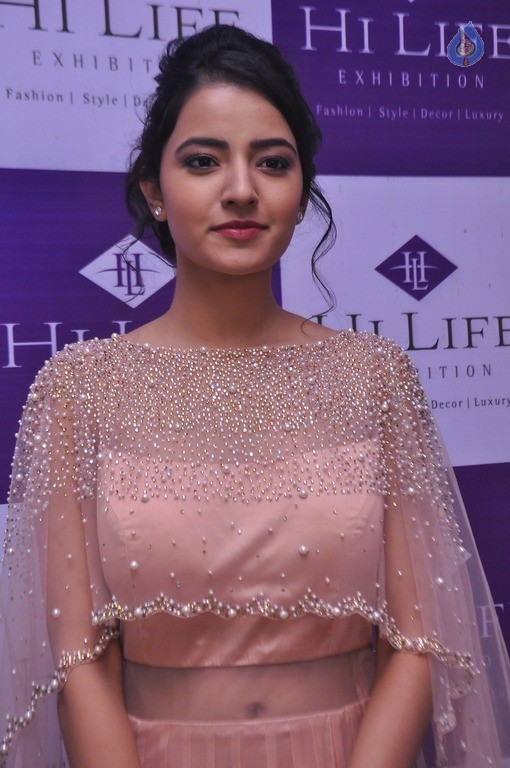 Rukshar Mir New Pics - 20 / 20 photos