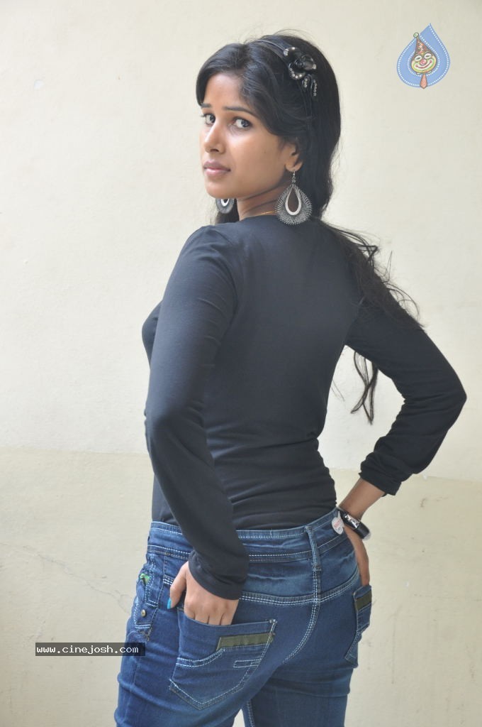 Rushi New Stills - 5 / 80 photos