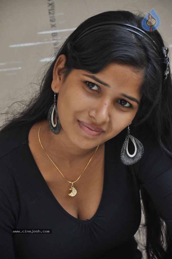 Rushi New Stills - 6 / 80 photos