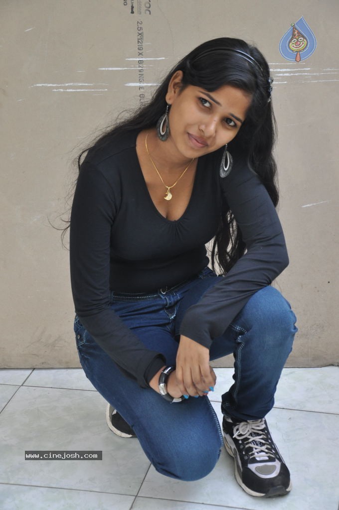 Rushi New Stills - 7 / 80 photos