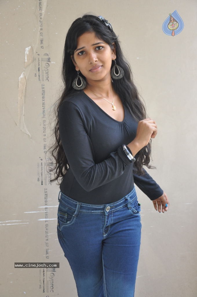 Rushi New Stills - 41 / 80 photos