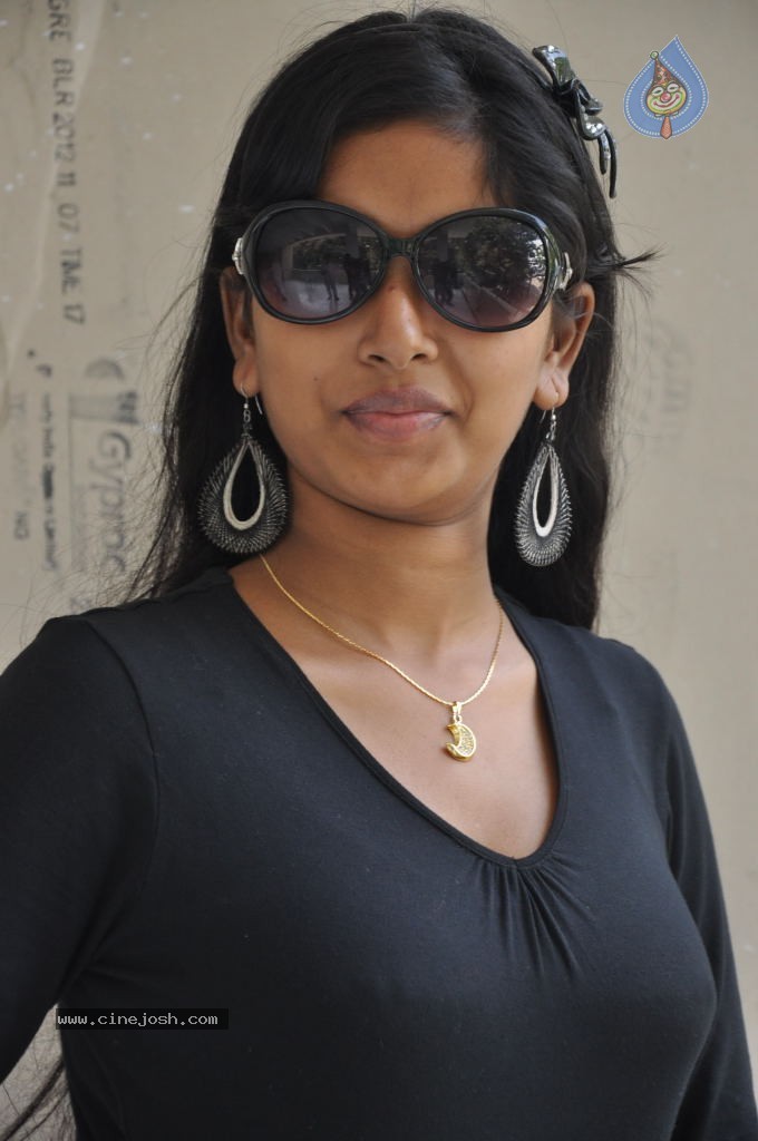 Rushi New Stills - 53 / 80 photos