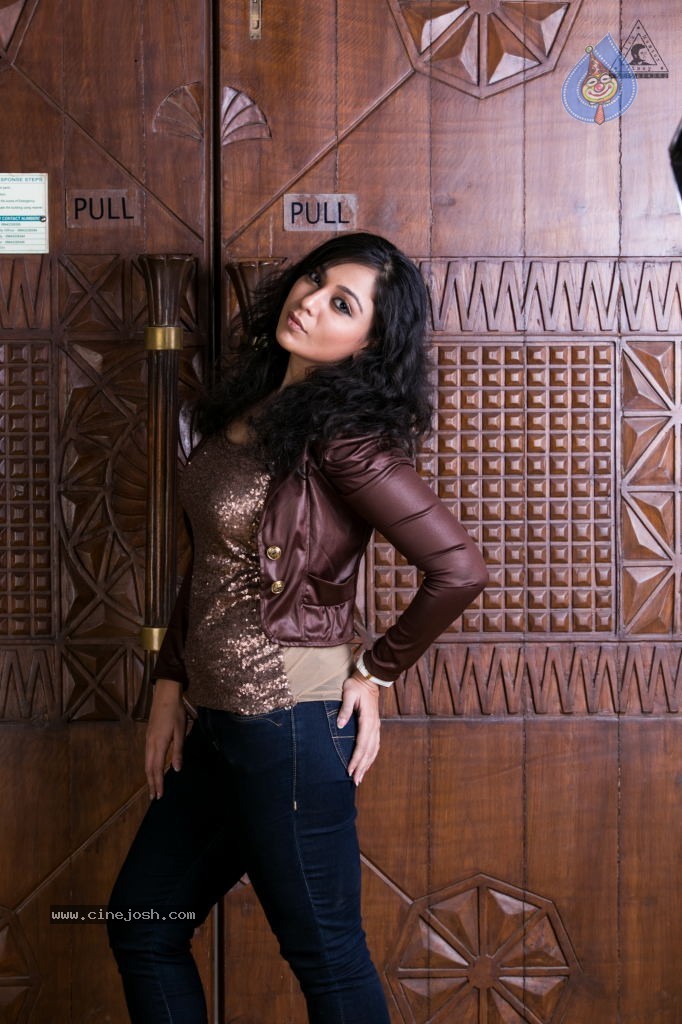 Saba Saudagar Portfolio - 2 / 26 photos