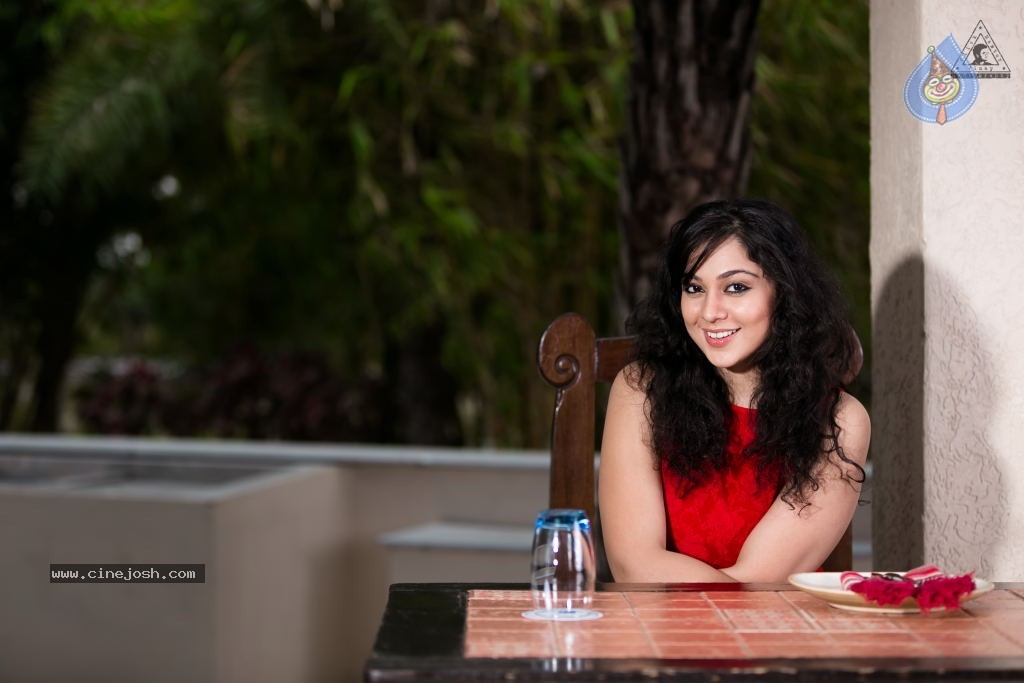 Saba Saudagar Portfolio - 5 / 26 photos