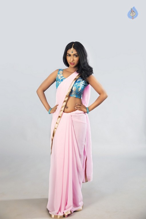 Sabby Jey New Photos - 24 / 33 photos