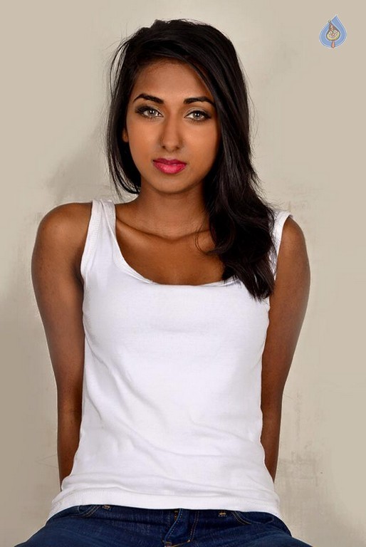 Sabina Jey New Photos - 9 / 13 photos