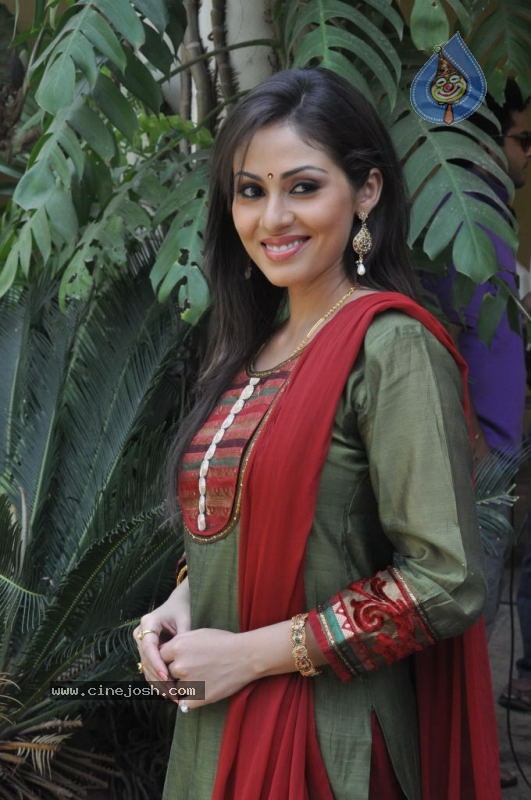 Sada New Stills - 34 / 42 photos