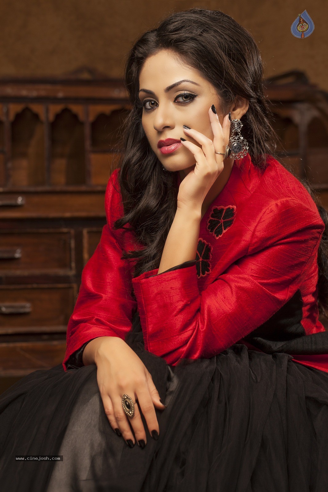 Sadha New Photos - 2 / 9 photos