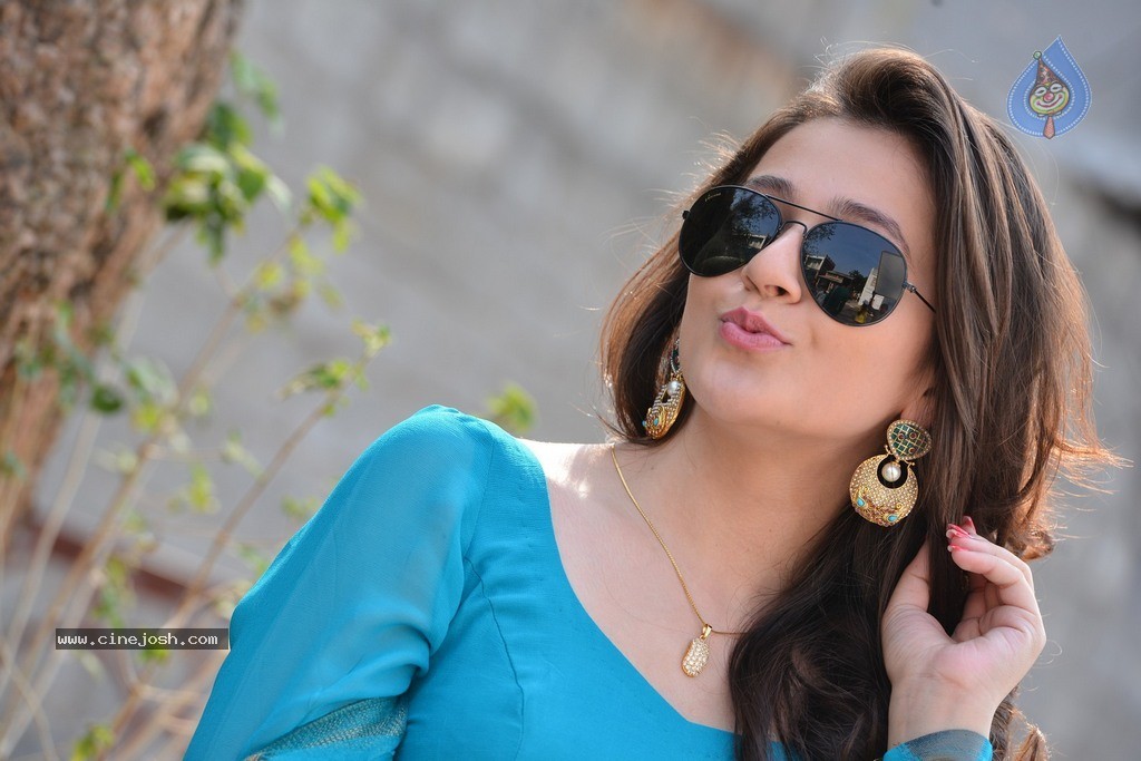 Saheba Subramanyam Heroine Priyal Gor Stills - 23 / 135 photos